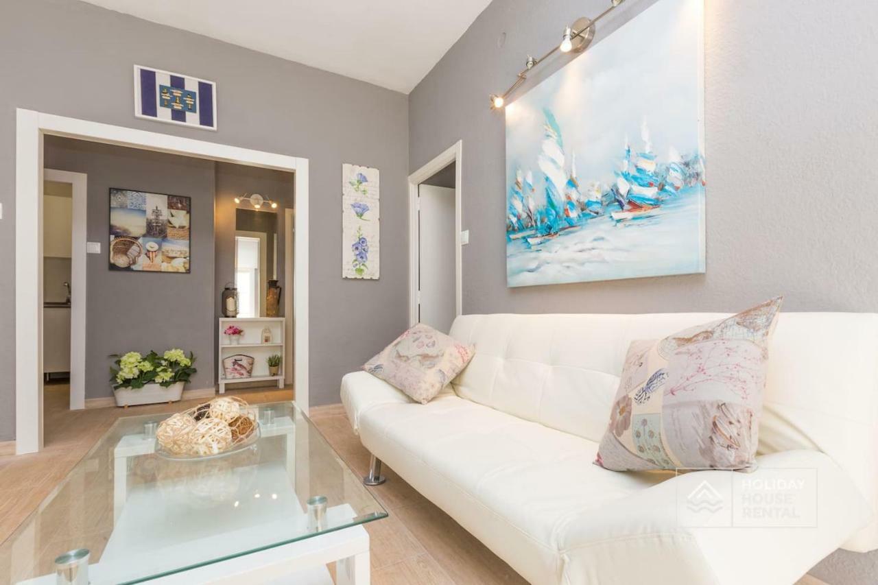 סאלו S12 - Beach Front Apartment --Free Wifi- מראה חיצוני תמונה