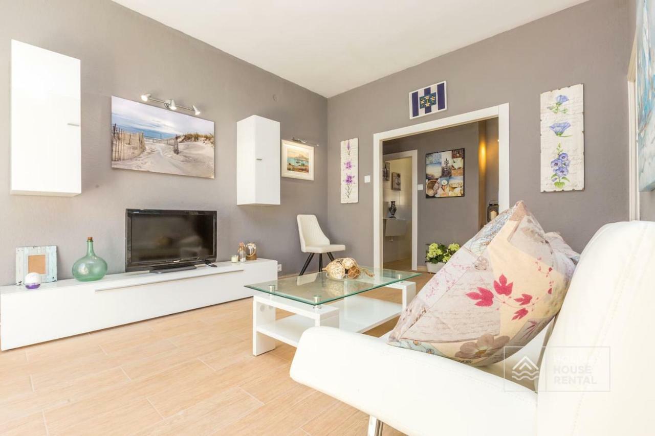 סאלו S12 - Beach Front Apartment --Free Wifi- מראה חיצוני תמונה