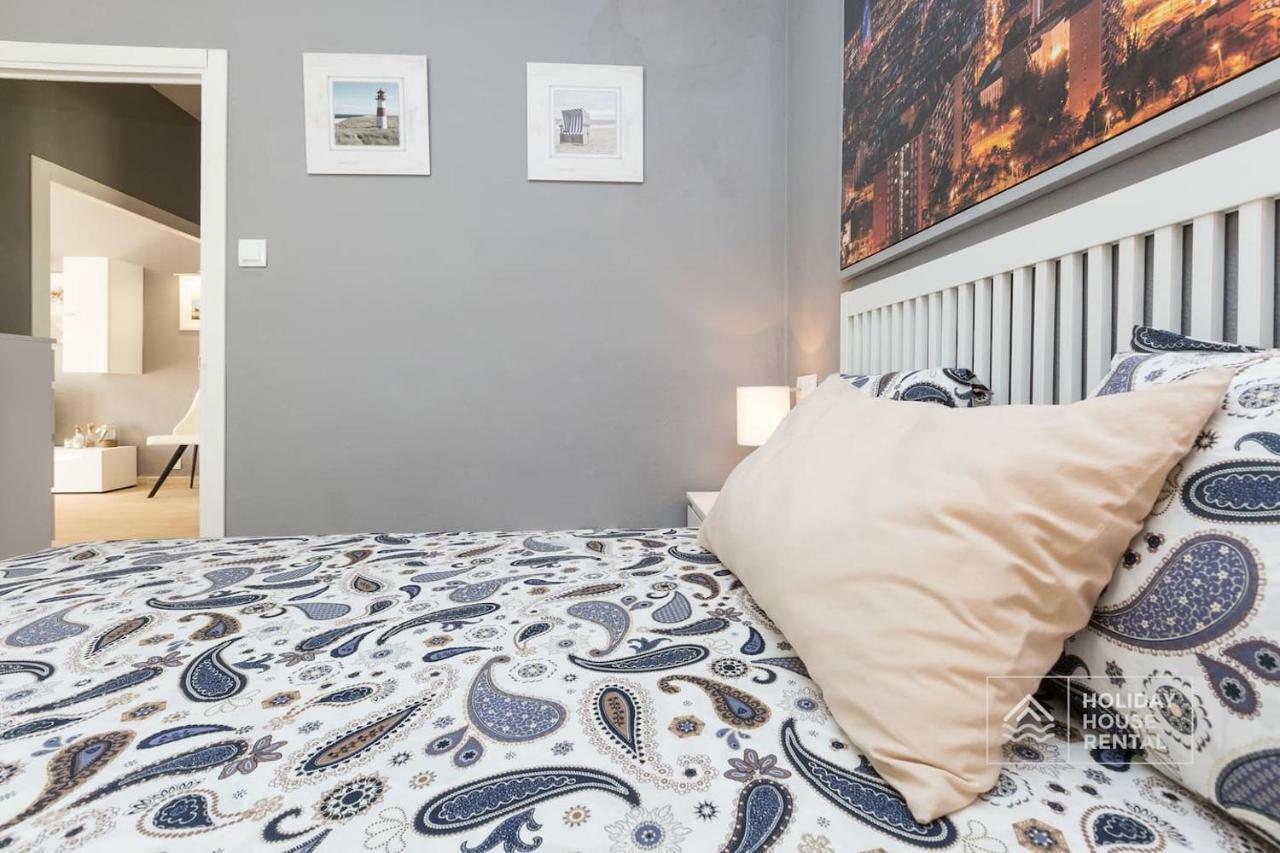 סאלו S12 - Beach Front Apartment --Free Wifi- מראה חיצוני תמונה